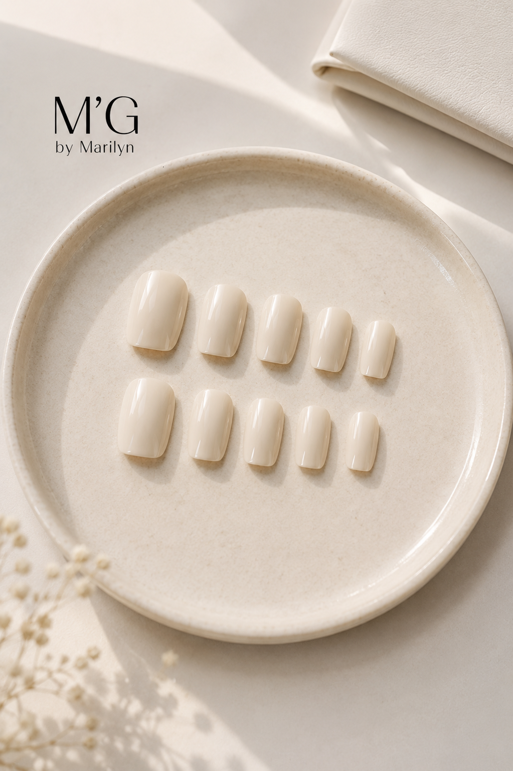 Beige Signature - Press on nails